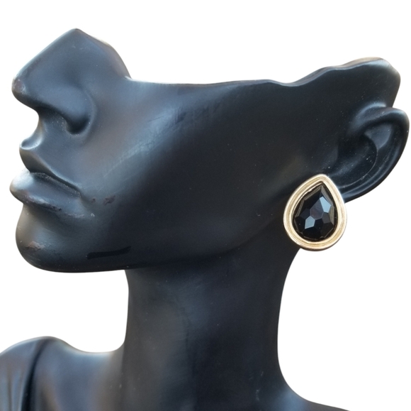CAROL DAUPLAISE 1980s GOLDTONE & BLACK JEWEL TEARDROP DESIGN EARRINGS - Picture 2 of 5
